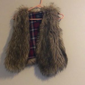American Eagle cropped faux fur vest.